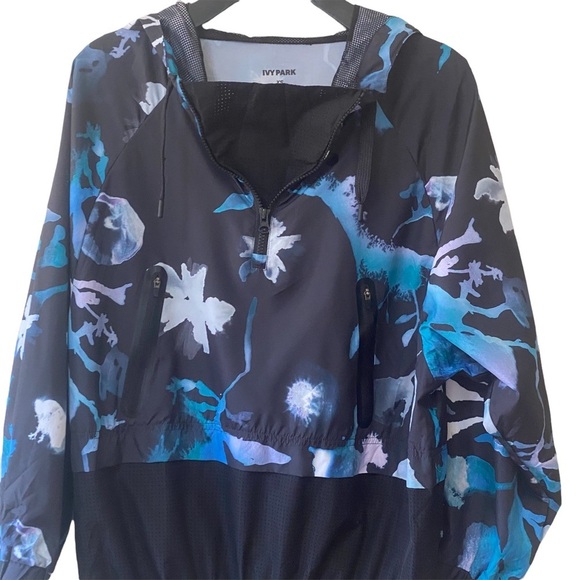 Ivy Park Mixed Mesh Windbreaker Hoodie in Ink‎ Floral - Picture 4 of 12